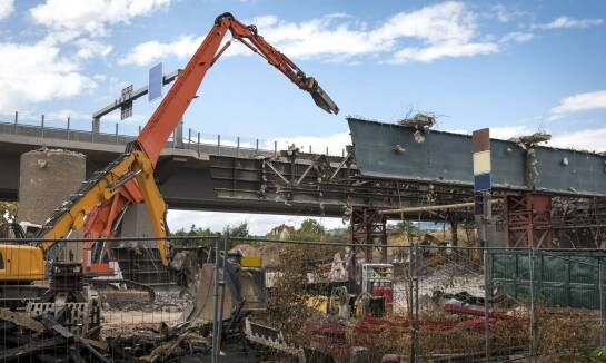Jak rozbiórka torów wpisuje się w planowanie remontów i modernizacji linii kolejowych