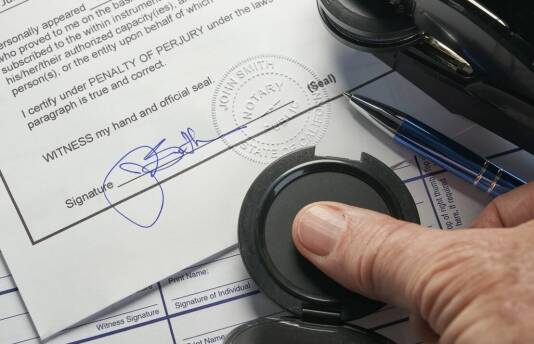 Jak przebiega sporządzenie testamentu notarialnego od rozmowy do rejestracji dokumentu