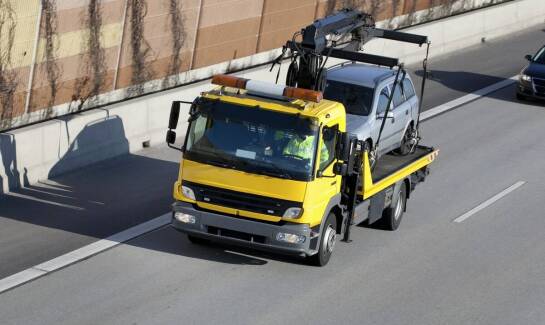 Od czego zależy wycena holowania na autostradzie A4 przy awarii różnych pojazdów