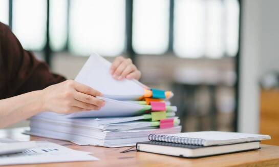 Jak zorganizować obieg dokumentów i terminów w małej firmie przed startem współpracy z księgowością