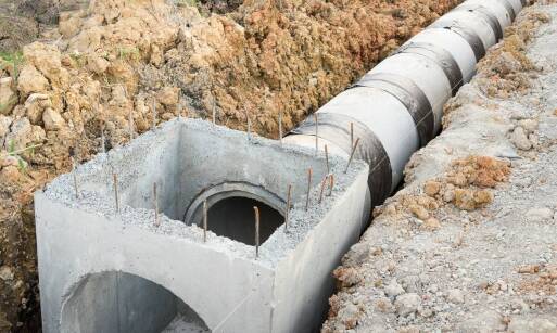 Jak prefabrykowane elementy betonowe porządkują odwodnienie dróg i infrastruktury hydrotechnicznej