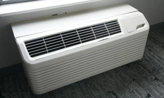 Jak wilgoć i morskie powietrze zmieniają dobór klimatyzacji do domu i mieszkania