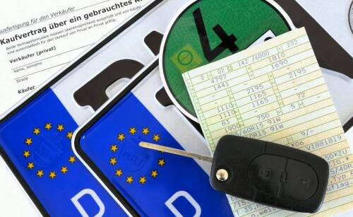 Jakie dokumenty z auta z UE, Szwajcarii i USA trzeba tłumaczyć przed rejestracją