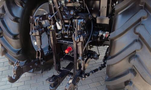 Filtry i elementy hydrauliki w ciągniku — kiedy problem siedzi w części, a kiedy w całym układzie