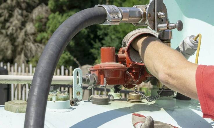 Jak przebiega regeneracja pompy hydraulicznej w maszynie rolniczej i skąd wiadomo, że wróciła do parametrów
