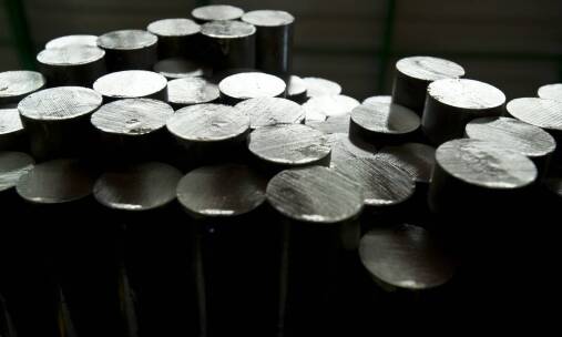 Dlaczego kształt odtleniacza aluminium zmienia tempo reakcji i sposób dozowania w procesie