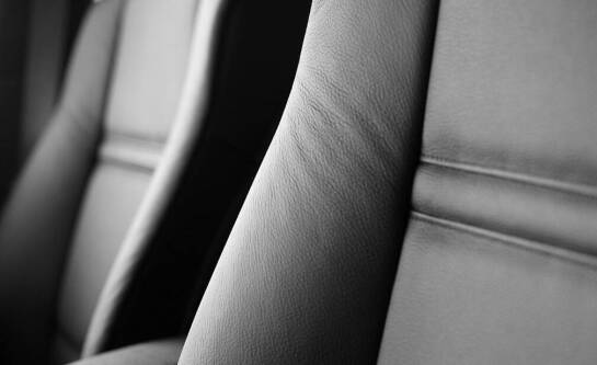 Dlaczego warto zainwestować w profesjonalną naprawę foteli samochodowych?