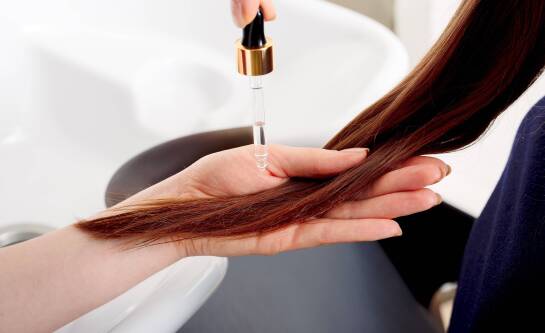 Na czym polega odnowa biologiczna włosów i jakie daje efekty?