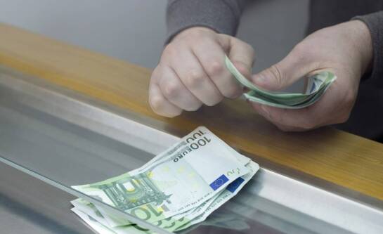 Jak wziąć kredyt gotówkowy - krok po kroku przez proces aplikacji