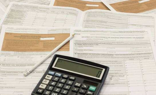 Jakie są różnice między kartą podatkową a innymi formami opodatkowania?