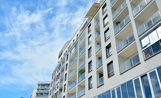 Jak inwestować w nieruchomości – kluczowe informacje dla inwestorów