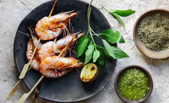 Jak jeść krewetki w restauracji, w tym tygrysie – bez stresu i z klasą