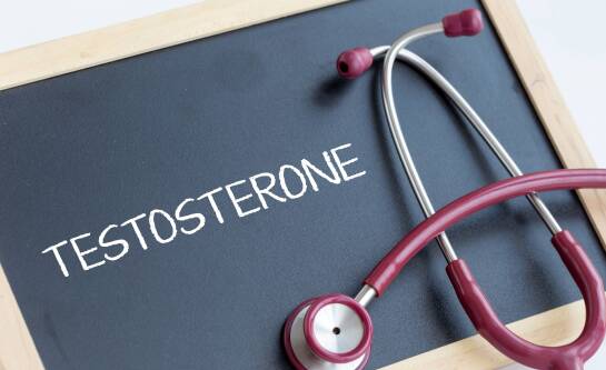 Jak pobudzić produkcję testosteronu w naturalny sposób?