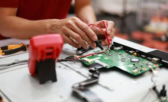 Wpływ nowoczesnych narzędzi diagnostycznych na serwisowanie falowników