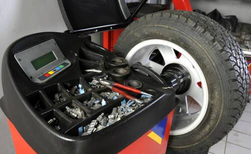 Mobilny serwis opon a wyważanie kół – dlaczego to ważne dla Twojego pojazdu?