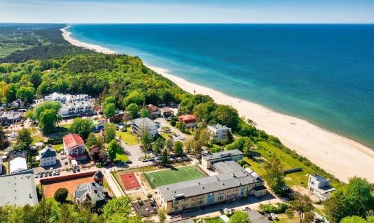 Jakie nadmorskie miejscowości są najlepsze dla seniorów szukających spokojnego wypoczynku?