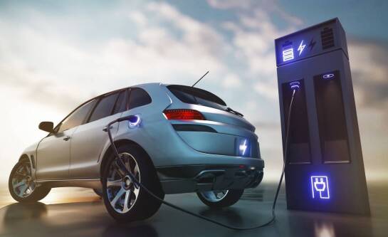 Jakie korzyści płyną z ładowania akumulatorów na miejscu?