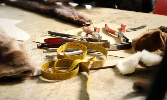 Jakie są wyzwania przy tworzeniu lalek na podstawie fotografii?