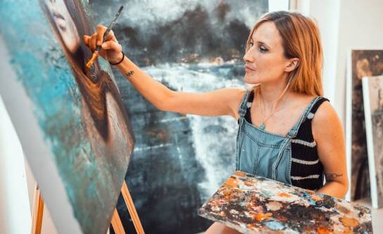 Stojak Hercules – idealne rozwiązanie dla mobilnych artystów