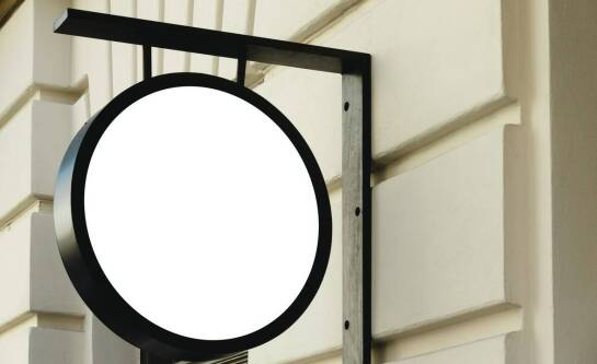 Jakie innowacyjne funkcje mogą oferować współczesne uchwyty montażowe do tablic?