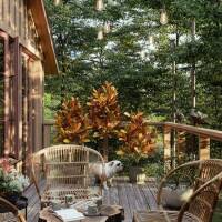 Ekologiczne aspekty budowy drewnianych domków – co oferuje renomowany producent?