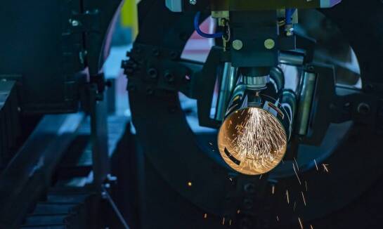 Zalety zastosowania laserowej technologii w obróbce rur i profili