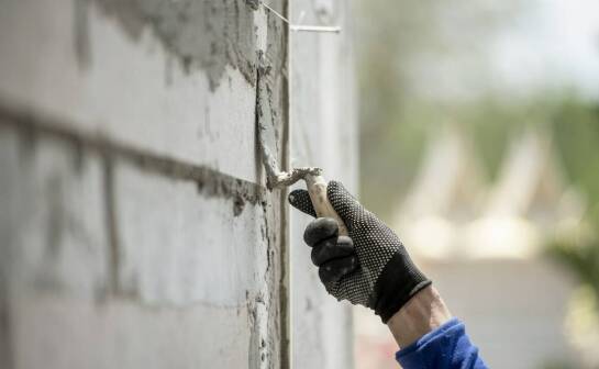 Finansowe skutki stosowania metody iniekcji krystalicznej w budynkach