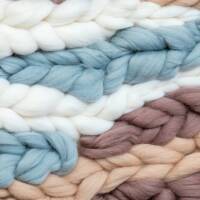 Jakie są najpopularniejsze rodzaje włóczek i ich zastosowania?