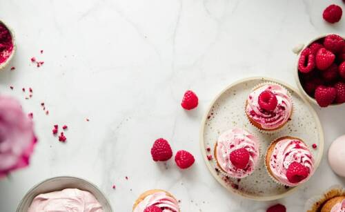 Przepisy na lukier: jak uzyskać intensywne kolory w naturalny sposób?