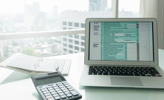 Jak rejestracja do VAT w UE wpływa na działalność e-commerce?