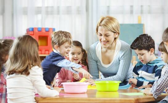 Catering dla przedszkoli: znaczenie współpracy z dziecięcym dietetykiem