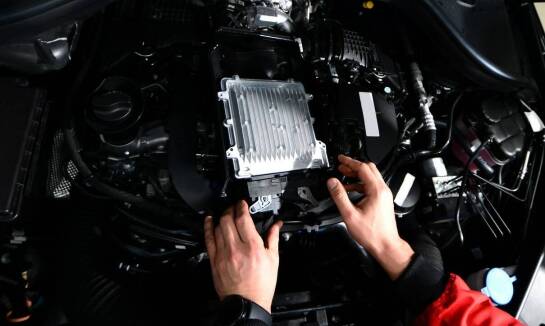 Montaż elektrycznych systemów w hakach holowniczych – co warto wiedzieć?