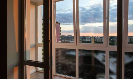 Fotografia wnętrz: Jak światło wpływa na odbiór mieszkalnej przestrzeni?