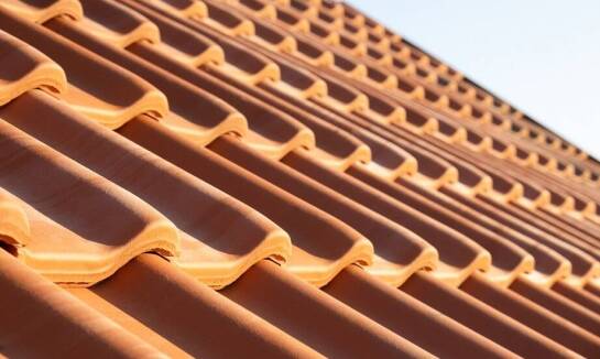 Zalety dachówek ceramicznych