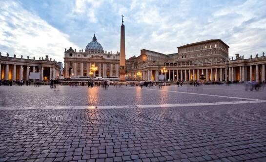Nieoczywiste atrakcje Watykanu, które warto zobaczyć