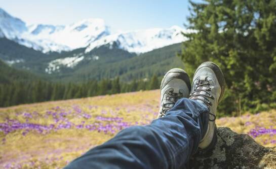 Jak się ubrać jesienią w góry, by cieszyć się wędrówką?