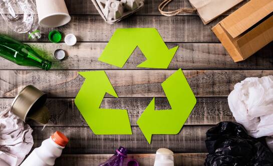 Jak stworzyć ekologiczny strój z materiałów recyklingowych?