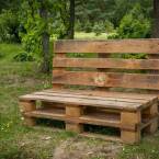 Jak zrobić stolik ogrodowy z palet?