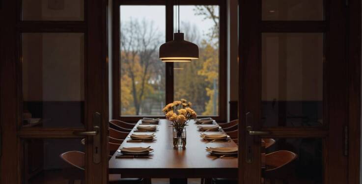Stypa w restauracji czy z dowozem w Gdańsku-Zaspie — jak dopasować formę spotkania do gości