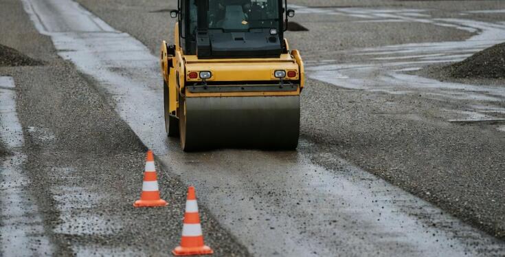 Struktura szkolenia i przebieg egzaminu praktycznego na uprawnienia dla operatorów walców drogowych