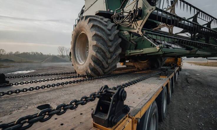 Jak różnice między kombajnami zbożowymi, kukurydzowymi i buraczanymi zmieniają plan transportu