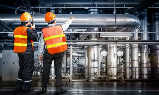 Jak wygląda proces budowy rurociągów przemysłowych?