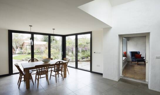 Jak dobrać stół do jadalni?