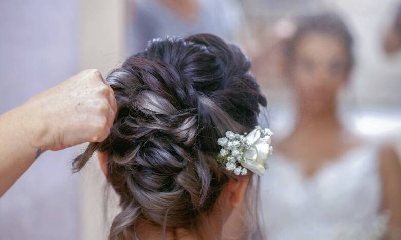 Jaką fryzurę dobrać na ślub, a jaką na Sylwestra? Porady i sugestie