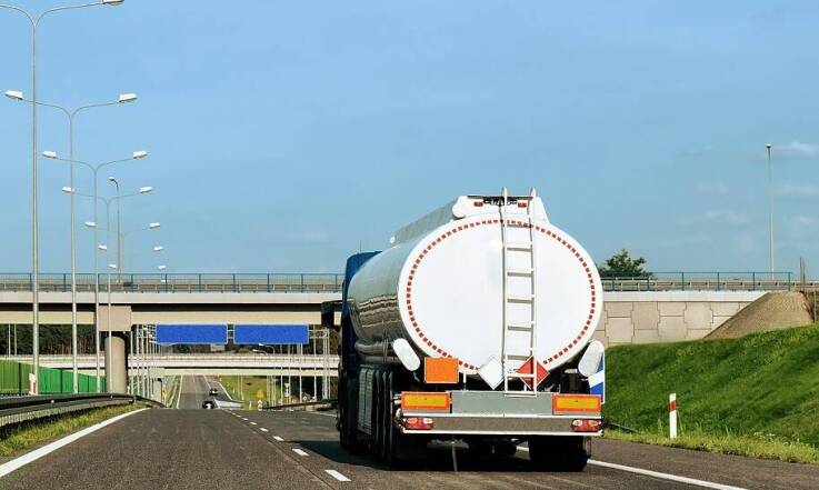 W jaki sposób jest transportowany olej rzepakowy? 