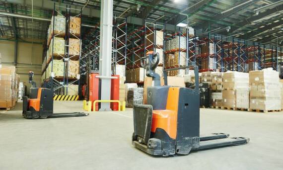 Zalety elektrycznych wózków paletowych