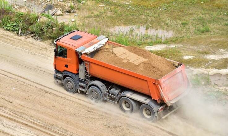 Jak należy transportować materiały sypkie?
