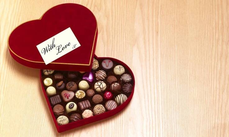 W co pakuje się praliny?