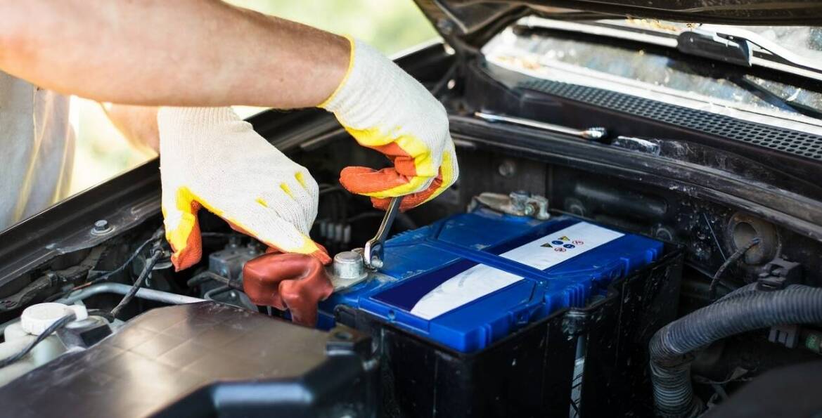 Ile kosztuje wymiana akumulatora w Warszawie?