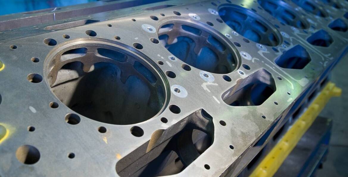 Rola kompleksowej regeneracji silników w maszynach i pojazdach specjalistycznych (maszyny budowlane, dźwigi, samochody ciężarowe)